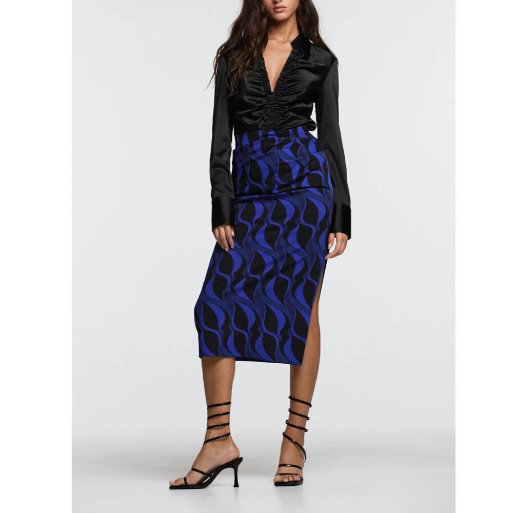 ZARA Ruched Hip Side Slit Geometric Design Midi Skirt Back Zip Up M Black Blue